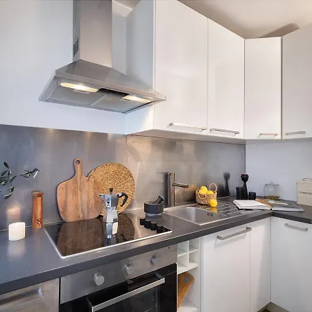 Castel - 1 A Auteuil Apartman