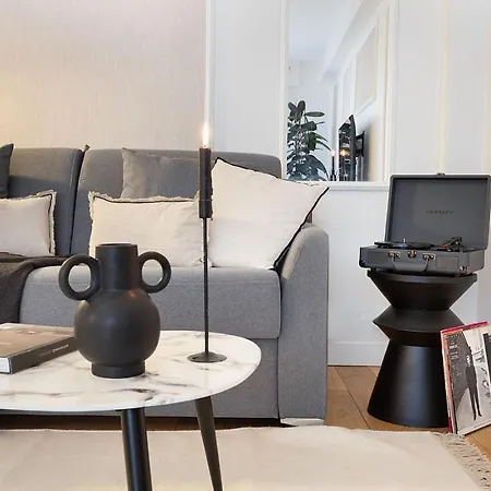 Apartman Castel - 1 A Auteuil